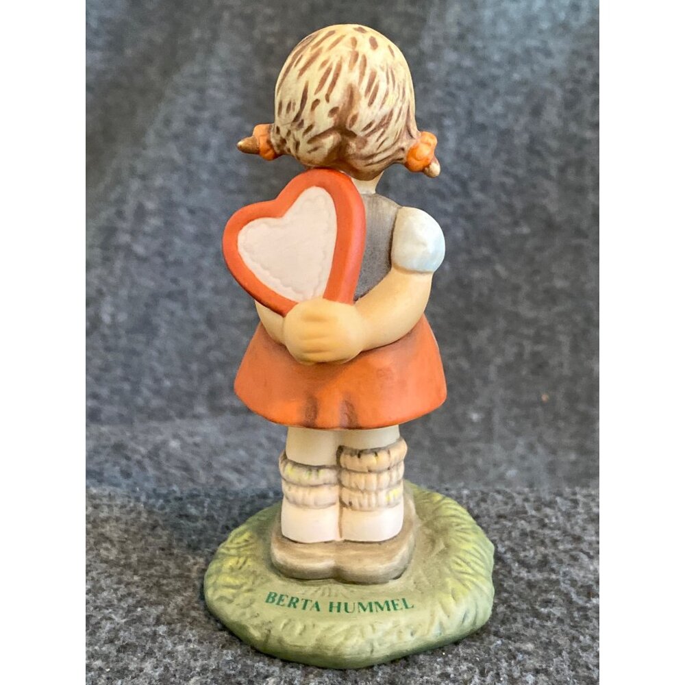 VTG Goebel Hummel Figurine Girl Holding Heart For the One I Love Figurine 1996 B - Picture 5 of 8